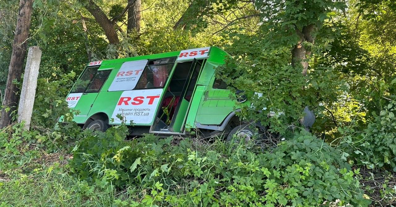 Полиция устанавливает обстоятельства аварии, которая произошла в городе Люботин Харьковской области / Фото НПУ