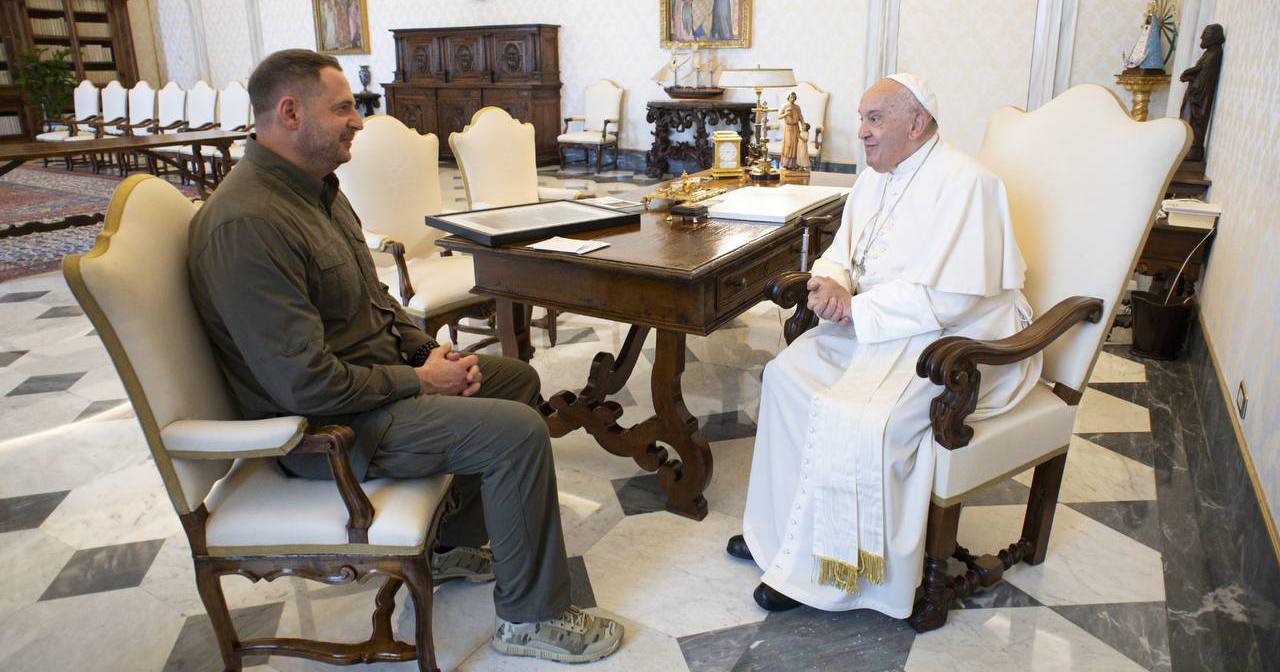 Керівник Офісу Президента України Андрій Єрмак на аудієнції у Папи Римського / Фото телеграм-каналу @ermaka2022