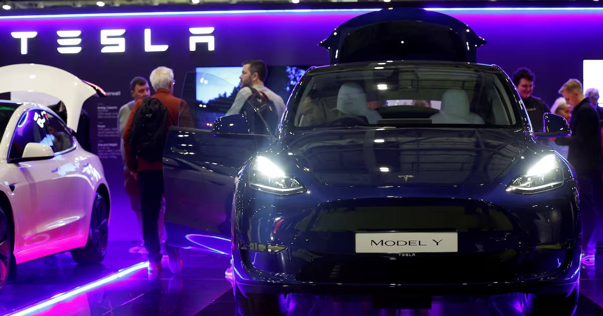 Tesla Model Y на виставці Everything Electric у міжнародному виставковому та конгрес-центрі ExCeL London у Лондоні, Велика Британія, 28 березня 2024 року / Фото Reuters