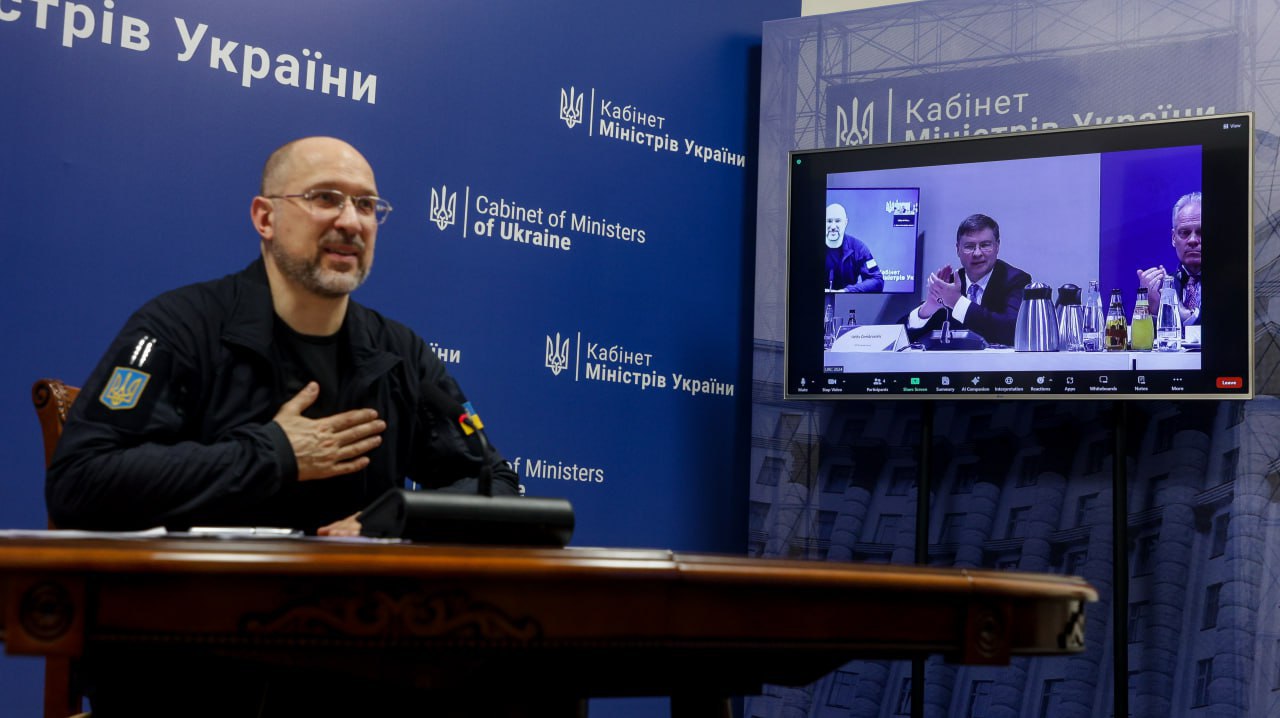 Прем'єр-міністр України Денис Шмигаль під час засідання Багатосторонньої координаційної платформи донорів / Фото: Кабмін