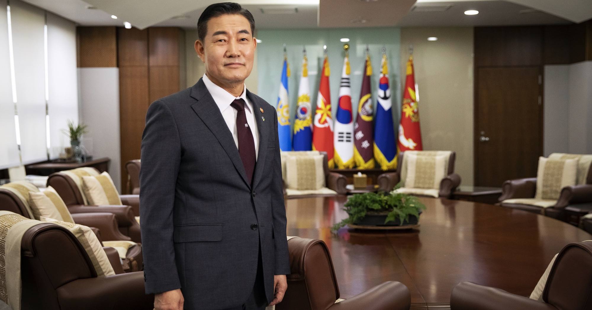 Министр обороны Южной Кореи Шин Вонсик / Фото Bloomberg