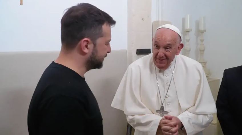 Владимир Зеленский и Папа Франциск встретились в Италии / Скриншот из видео