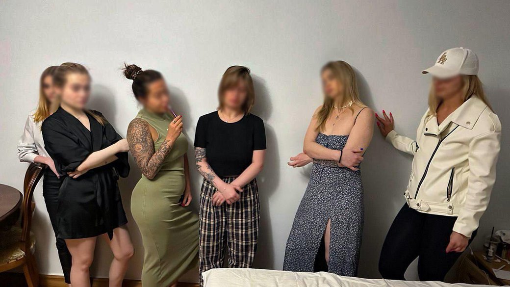 "Працівниці" салонів інтимних послуг / Фото: Департамент внутрішньої безпеки Нацполіції