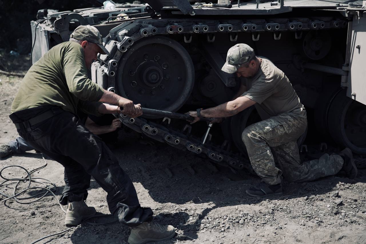 Механики 47 ОМБр готовят американский танк Abrams M1A1 к выезду / Фото: 47 ОМБр