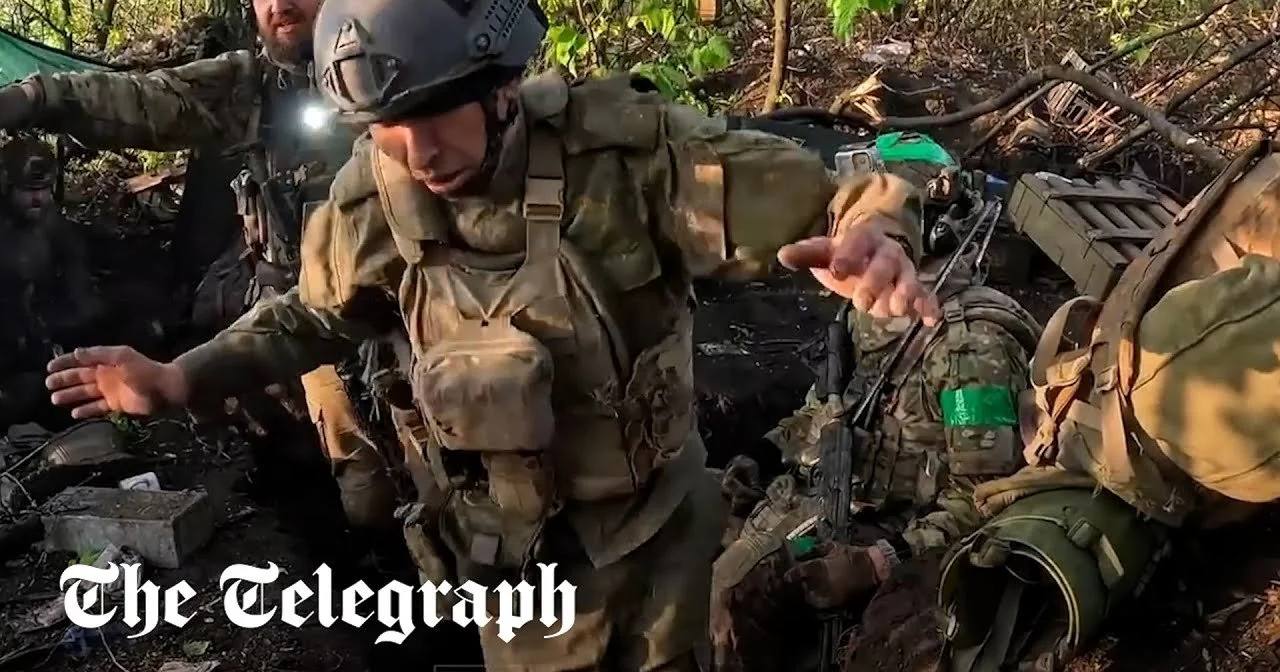 Російські солдати здаються в полон після невдалого нападу на агрегатный завод у Вовчанську / Скріншот з відео The Telegraph