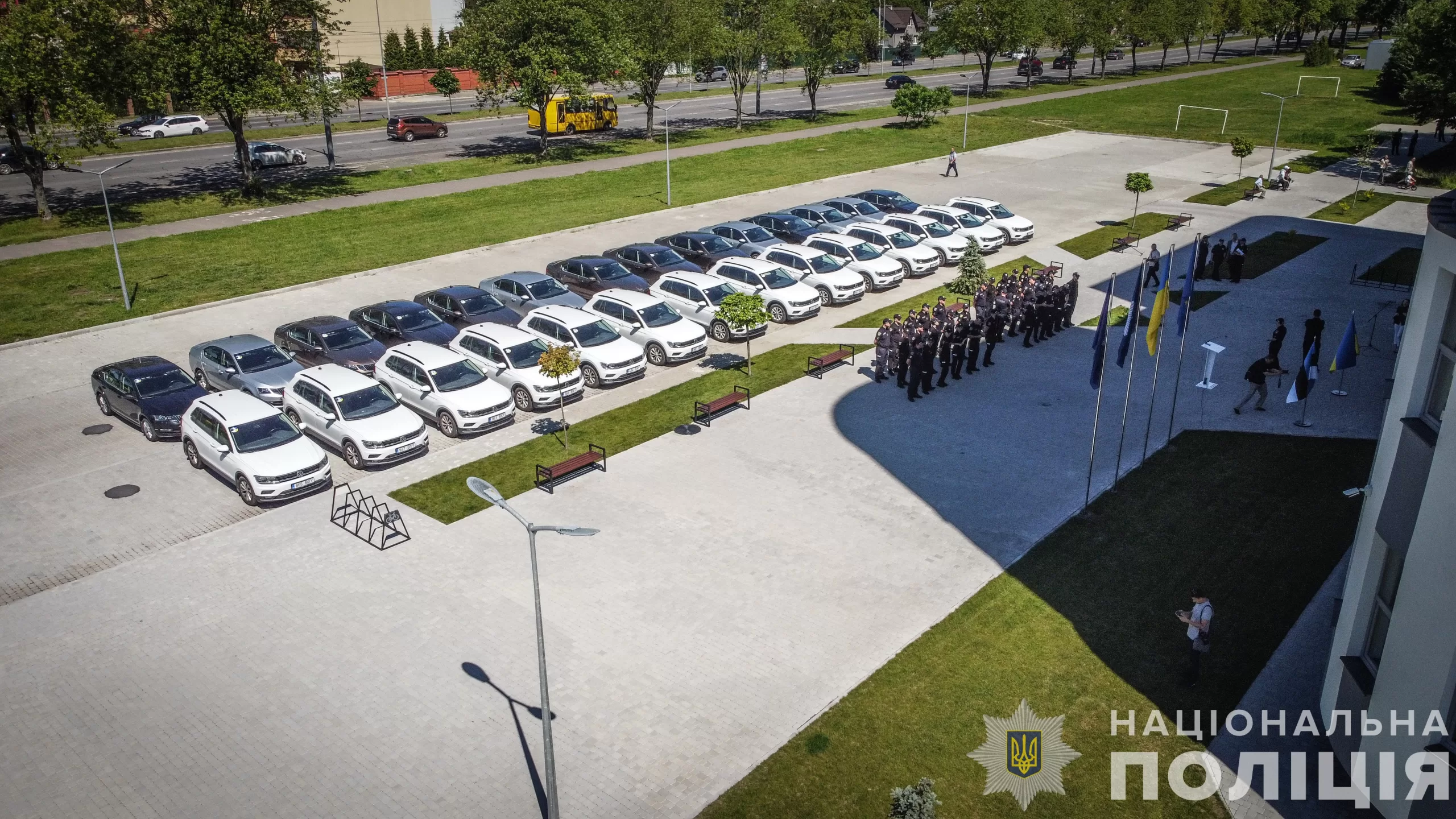 Правоохранители Эстонии передали Нацполиции Украины 31 автомобиль / Фото: Нацполиция