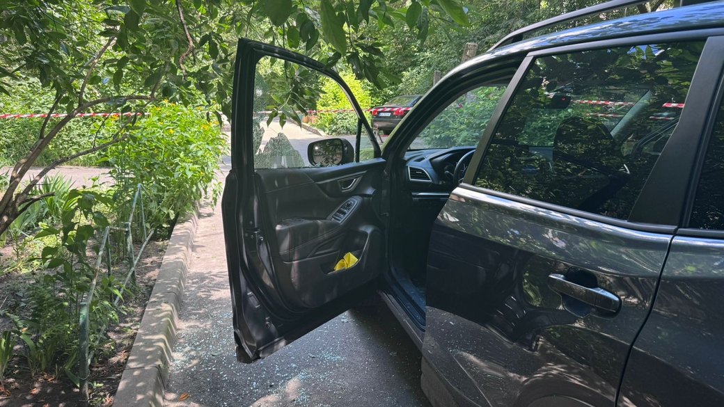 Автомобіль, в якому перебував потерпілий / Фото: Нацполіція