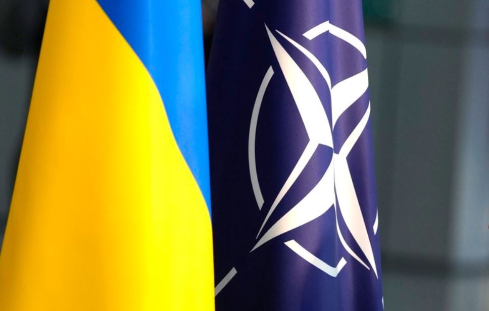 Прапори НАТО та України / Фото: AP