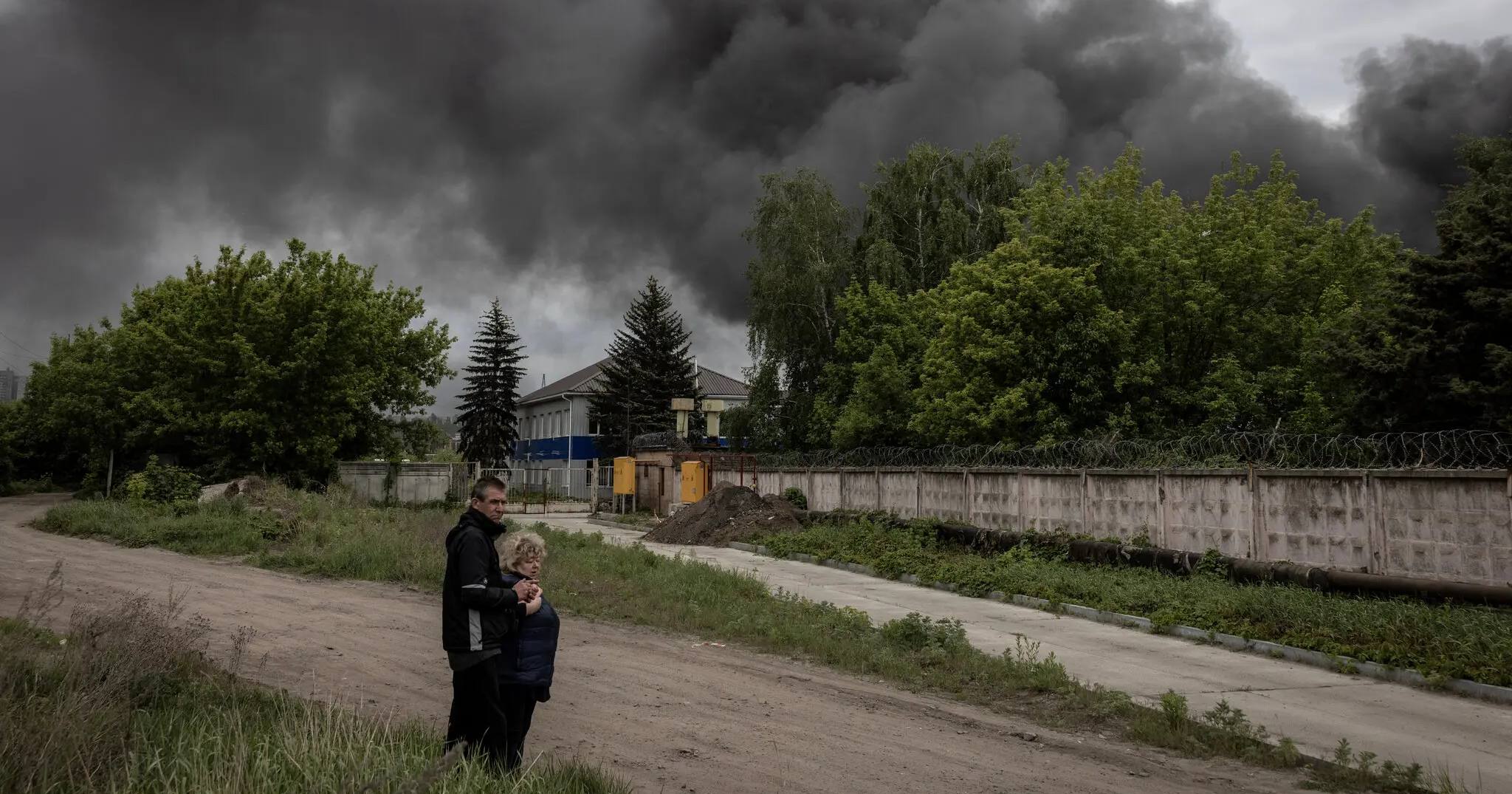 Удары по Харькову в мае. Этот город, второй по величине в Украине, находится всего в 25 милях от границы / Фото The New York Times