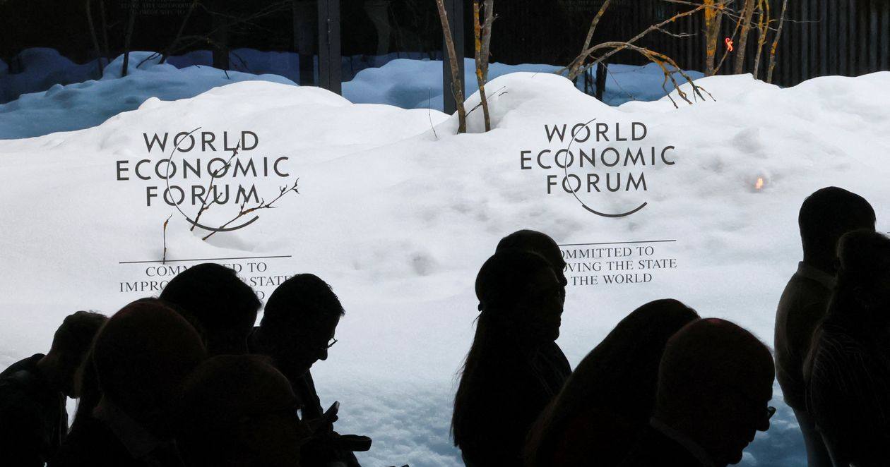 Незважаючи на свої високі цілі, ВЕФ зіткнувся з численними звинуваченнями в сексуальних домаганнях і дискримінації щодо жінок і темношкірих / Фото WSJ