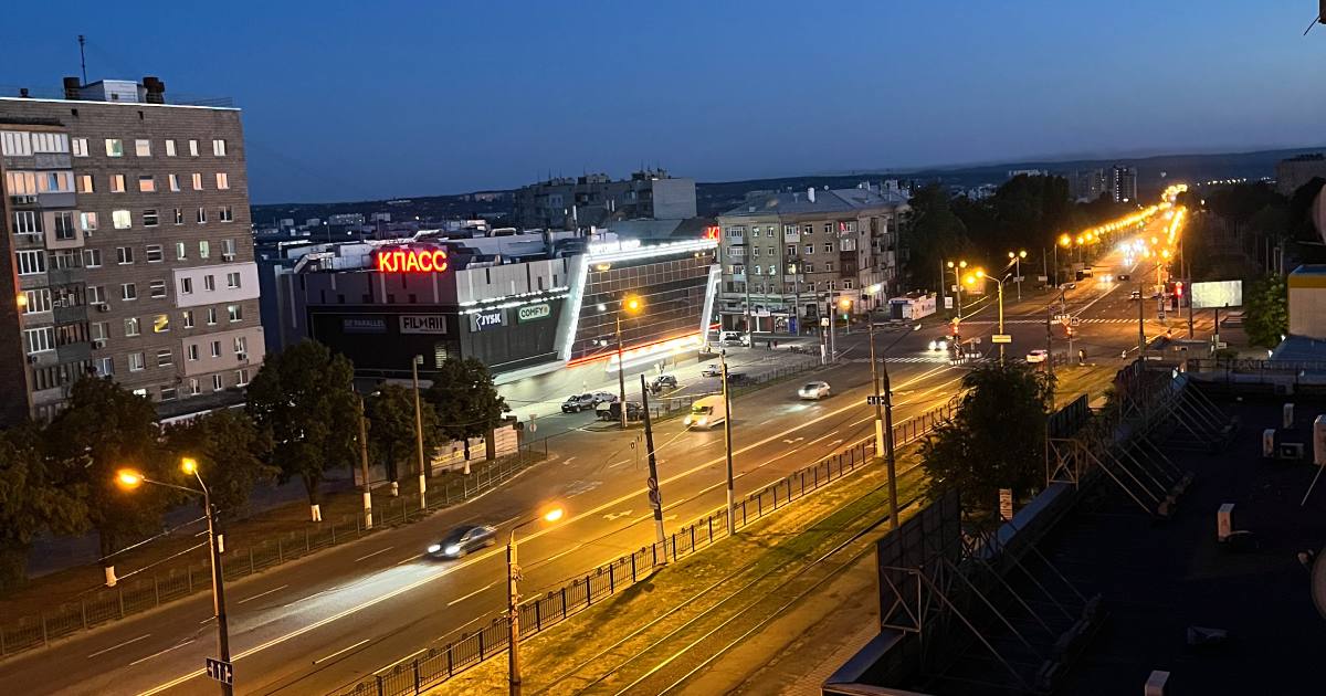 Очень редкая фотография: в Харькове включили уличное освещение, 29 июня 2024 / Фото Glavnoe.in.ua