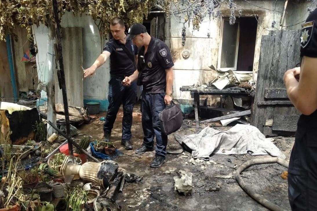 Правоохранители проводят следственные действия на месте взрыва / Фото: Нацполиция