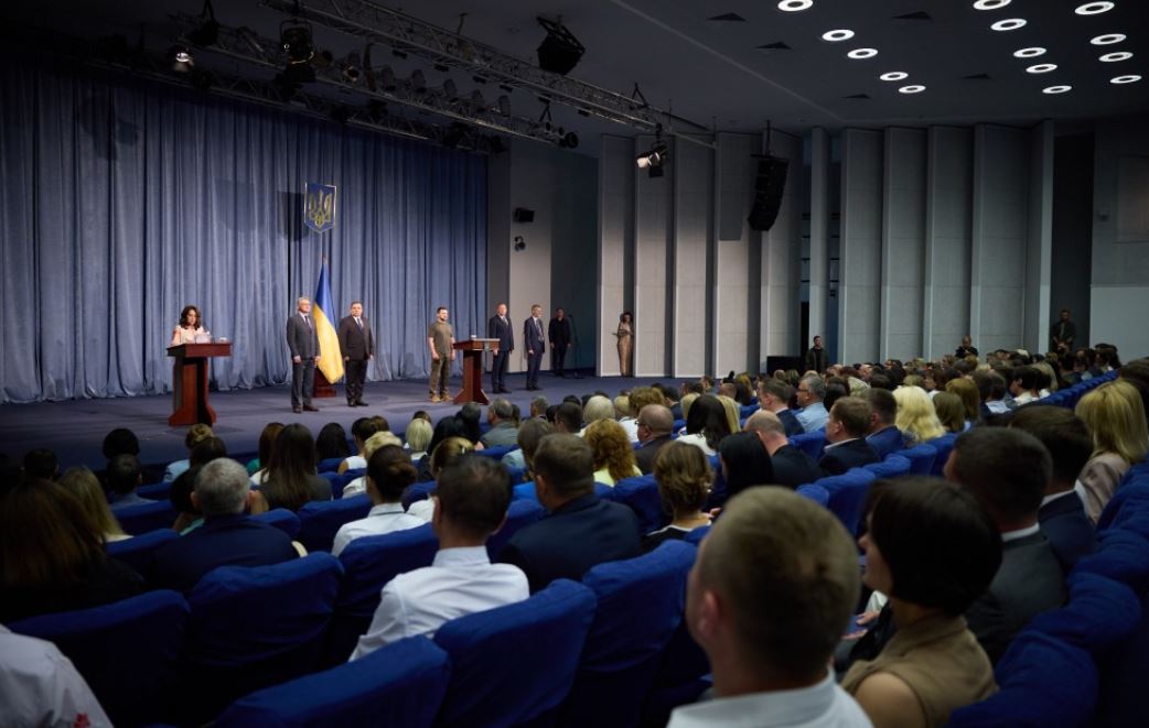 Президент Володимир Зеленський взяв участь у складанні присяги новопризначеними суддями / Фото: Офіс Президента