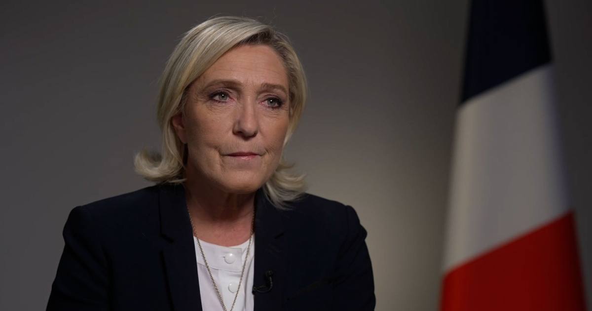 Марин Ле Пен обещает, что французские ультраправые ограничат помощь Украине / Фото CNN