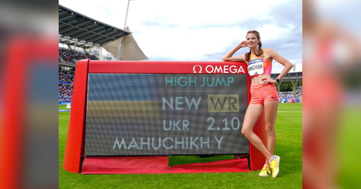 Чемпионка мира Ярослава Магучих безупречно взяла высоту 2,10 м, побив многолетний мировой рекорд по прыжкам в высоту / Фото @WorldAthletics