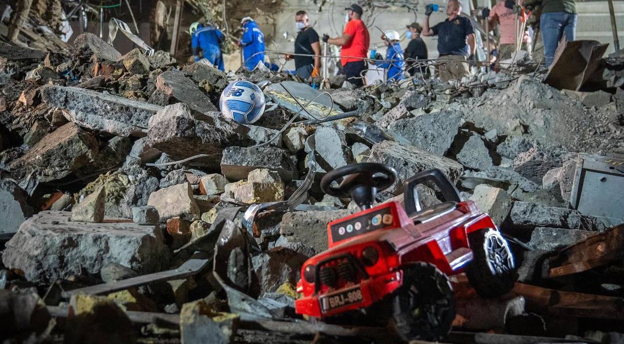 Аварийно-спасательные работы на территории Охматдета в Киеве / Фото: ГСЧС