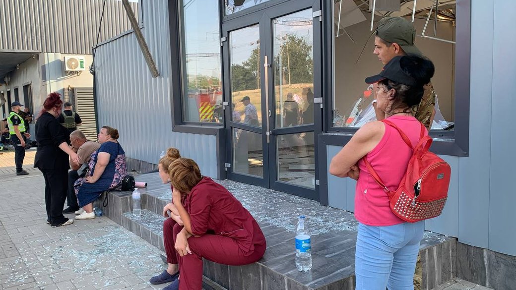 Российские войска ударили по гражданскому объекту в Вознесенске Николаевской области / Фото: Суспільне