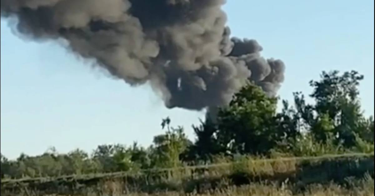 Дим від пожежі на нафтобазі в Цимлянському районі Ростовської області / Скриншот відео