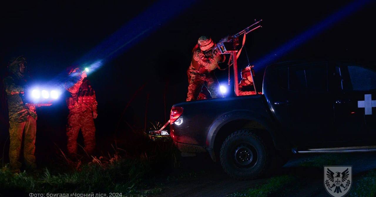 Ночная работа мобильных огневых групп бригады "Черный лес" / Фото Бригада "Черный лес"