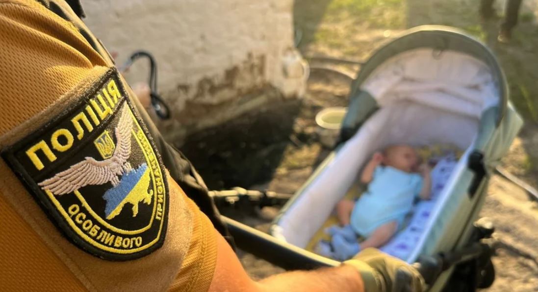 На Полтавщині затримали людину, яка викрала немовля з перинатального центру / Фото: Нацполіція