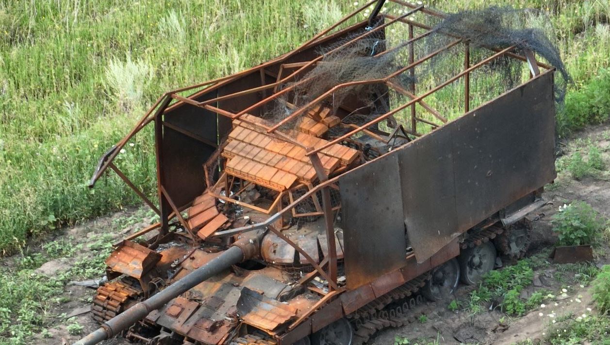 Знищений російський "танк-сарай" Т-72Б3М / Фото: Гострі картузи