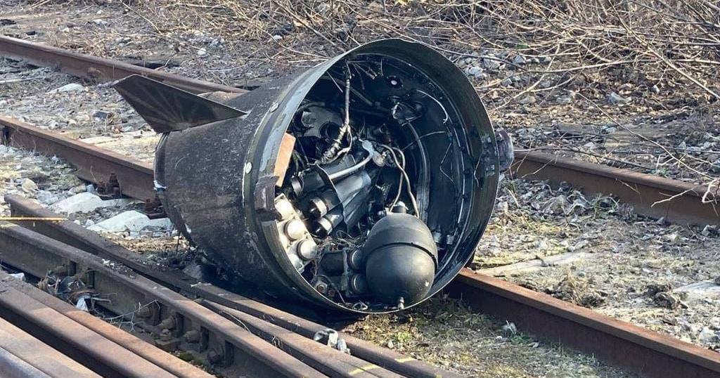 Уламки “Іскандера” у смт. Ясногірка Донецької області. Архівне фото / Фото НПУ