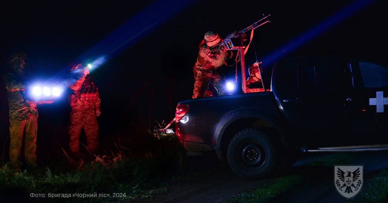 Нічна робота мобільних вогневих груп на фронті / Фото Бригада - "Чорний ліс"