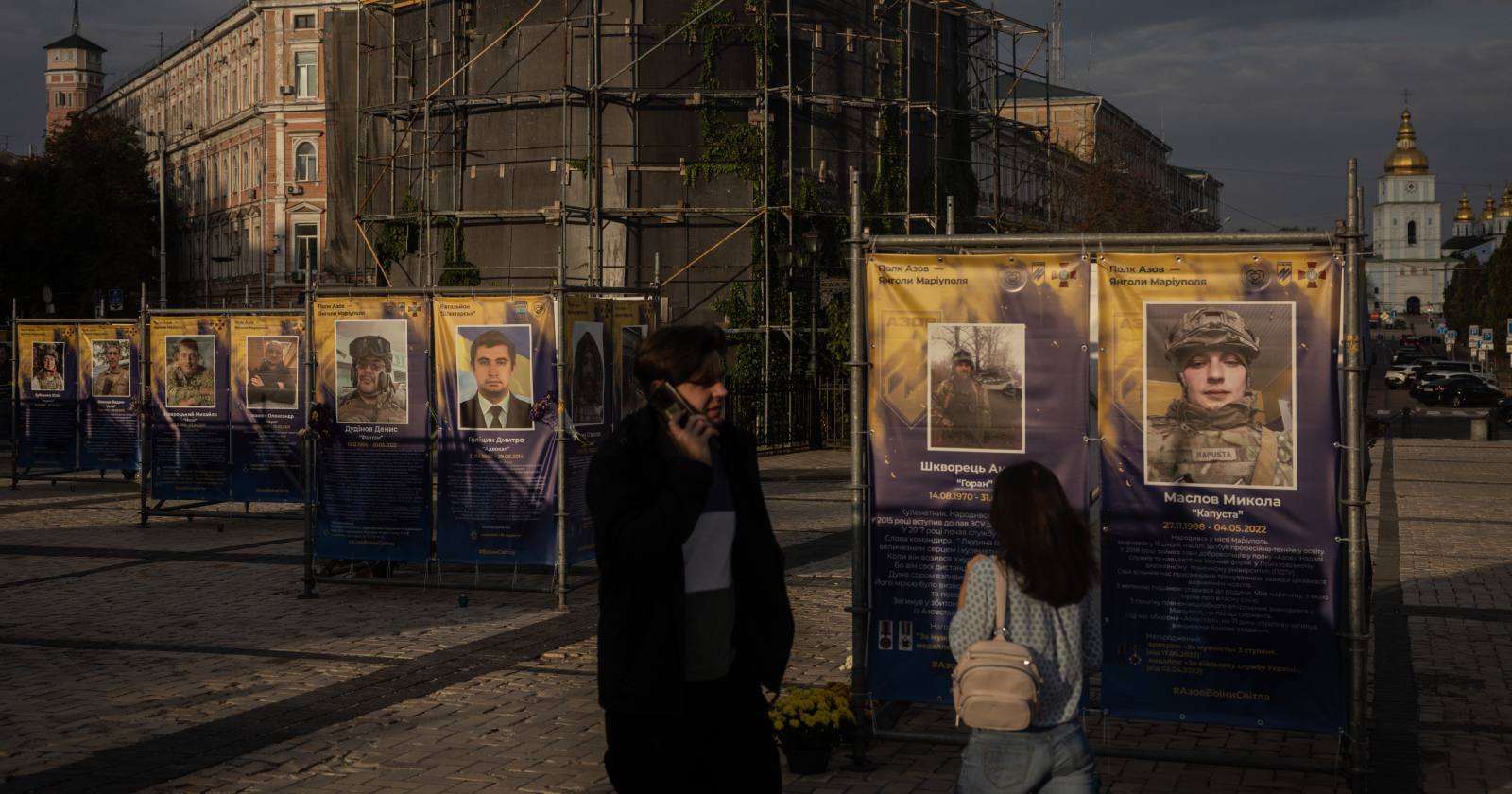 Меморіал українським воїнам, загиблим у бою, встановлений на Софійській площі 21 вересня 2023 року в Києві / Фото Getty Images/Global Images Ukraine