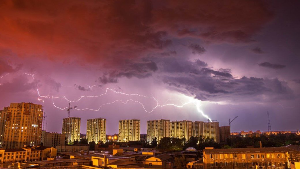 Гроза в Харькове / Фото: Владислав Кулиш