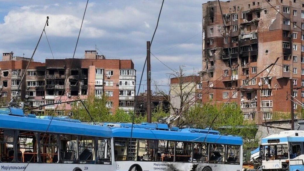 Уничтоженные троллейбусы в Мариуполе / Фото: Мариупольский городской совет