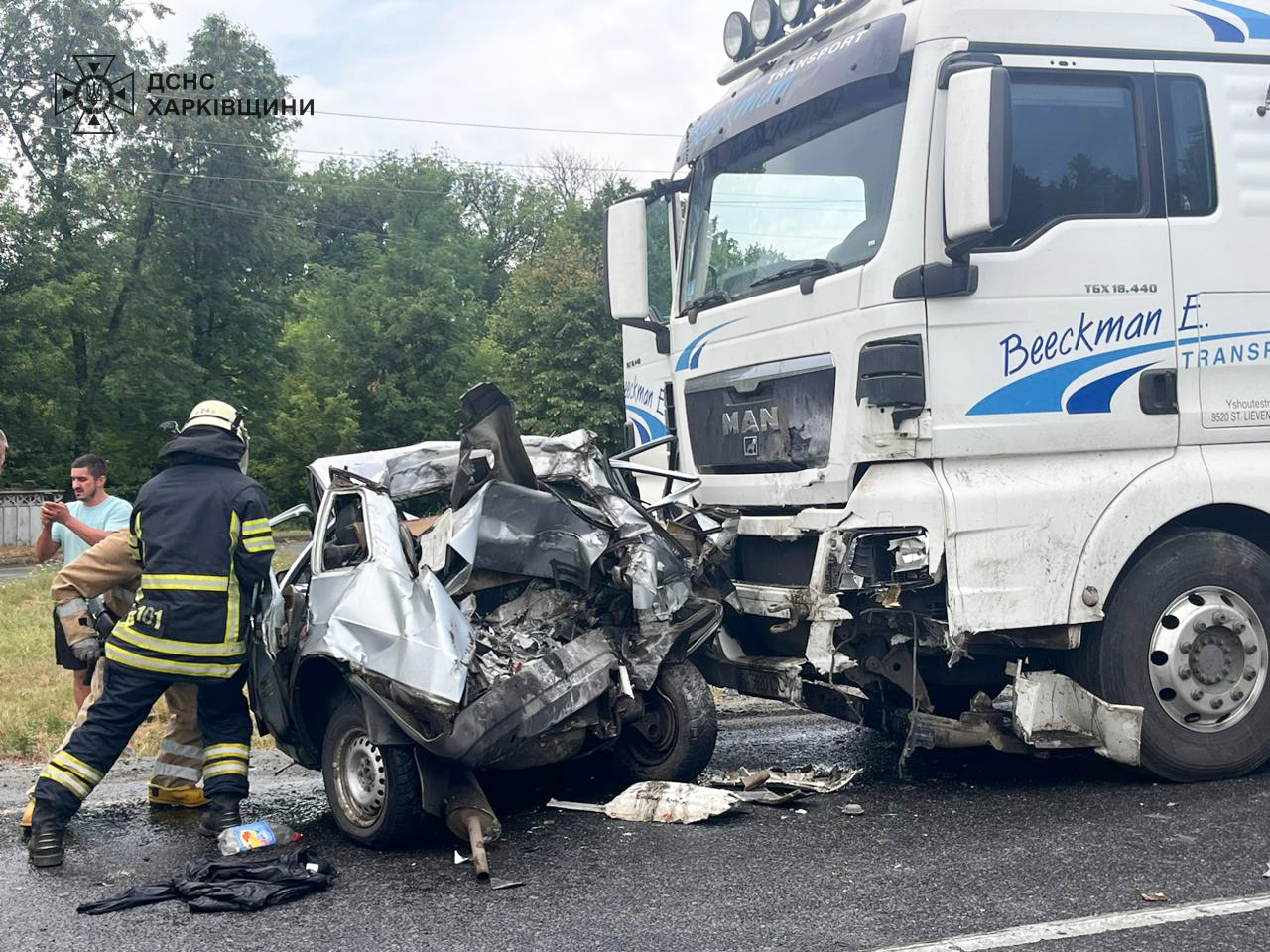 Последствия ДТП в селе Катериновка Харьковской области / Фото: ГСЧС