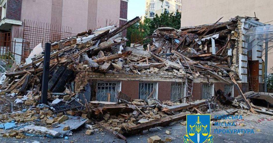 Будинок на вулиці Олександра Кониського (Тургєнівська) був знесений 19 липня ввечері попри те, що судом був накладений арешт із забороною користування, розпорядження та відчуження / Фото Київська міська прокуратура