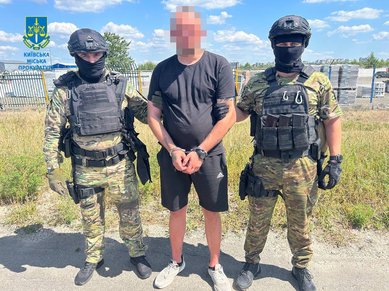 Подозреваемый в поджоге оборудования критической инфраструктуры и автомобилей военных / Фото: Офиса генерального прокурора