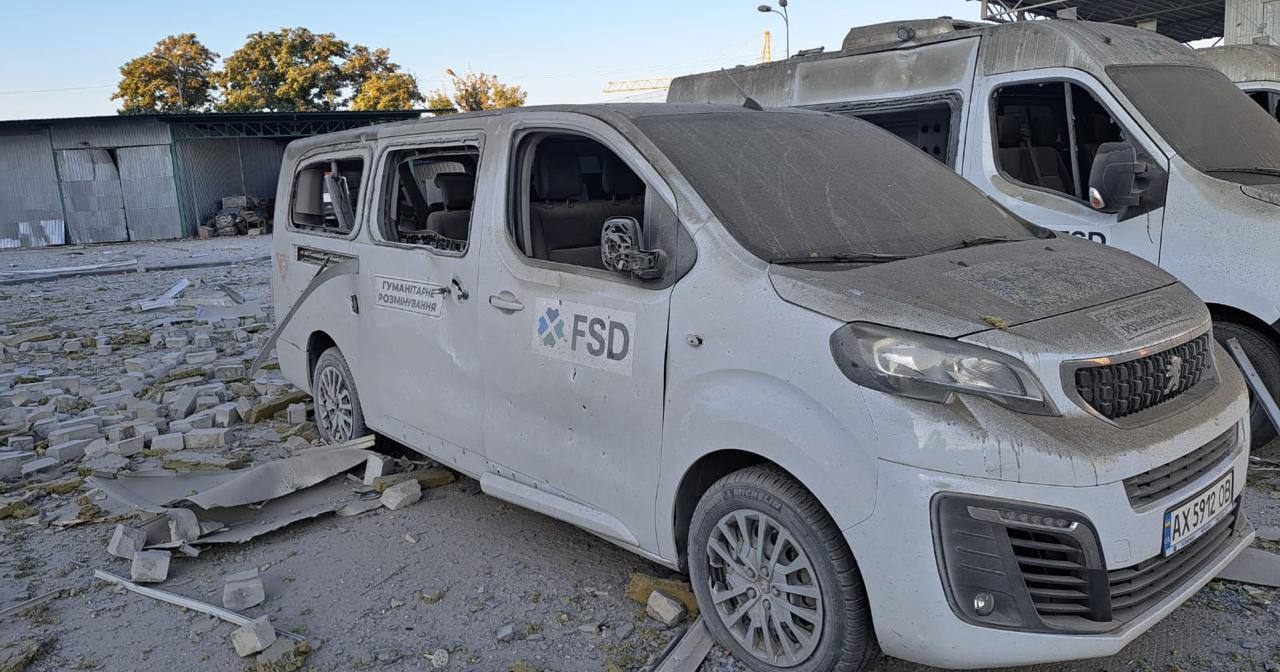 Наслідки удару по офісу гуманітарної організації, яка розміновувала територію Харківщини. 24 липня 2024 / Фото ХОВА