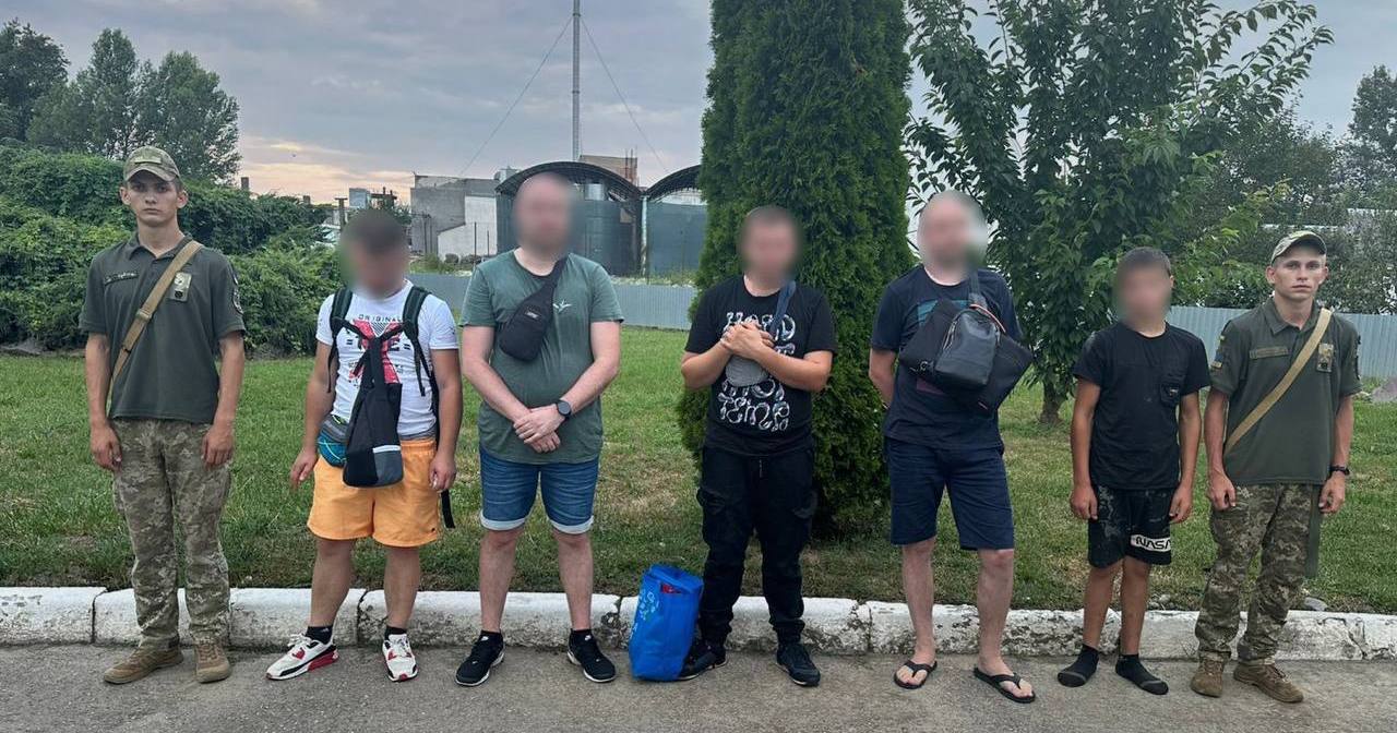 Підліток вів чоловіків до Тиси для незаконного перетину кордону / Фото ДПСУ