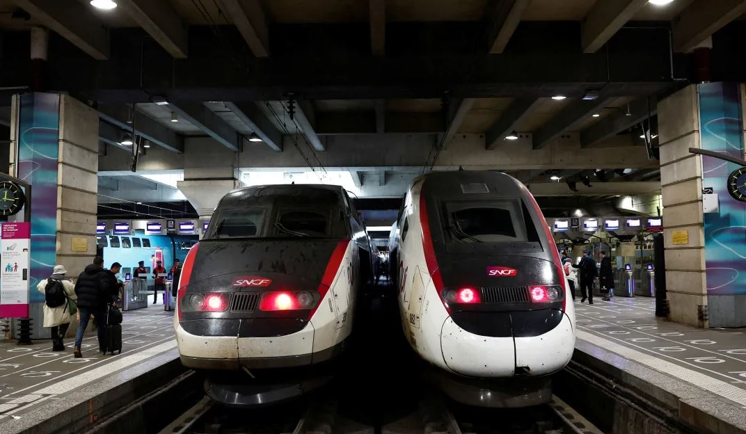 Високошвидкісні поїзди TGV на залізничній станції Gare Montparnasse у Парижі / Фото: Reuters
