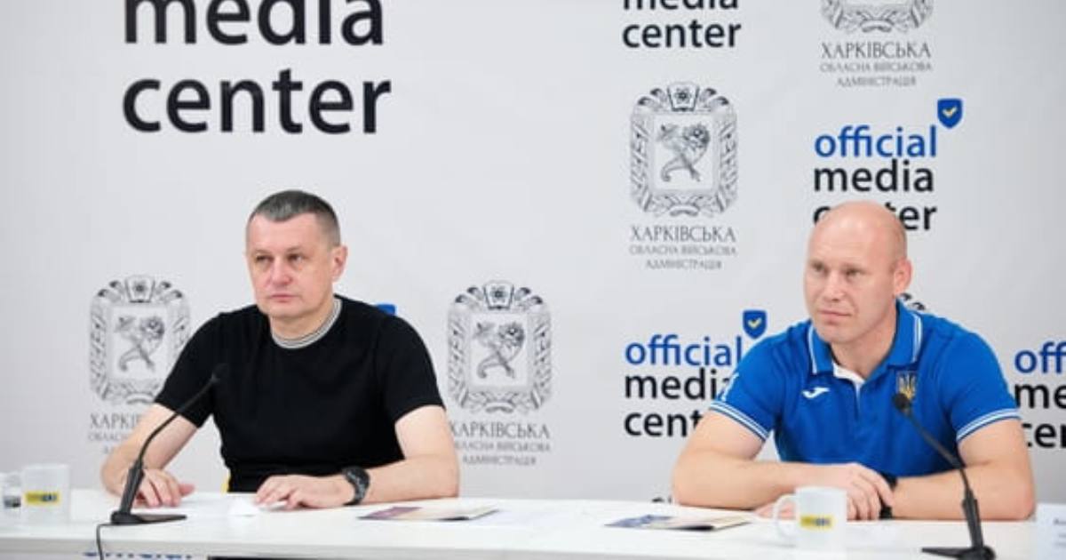 Роман Семенуха (ліворуч) та Костянтин Ананченко під час брифінгу / Фото ХОВА