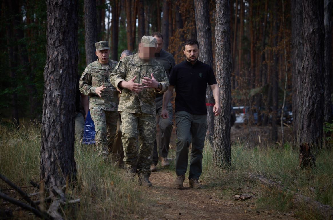 Президент Володимир Зеленський відвідав військових на Харківщині / Фото: ОП