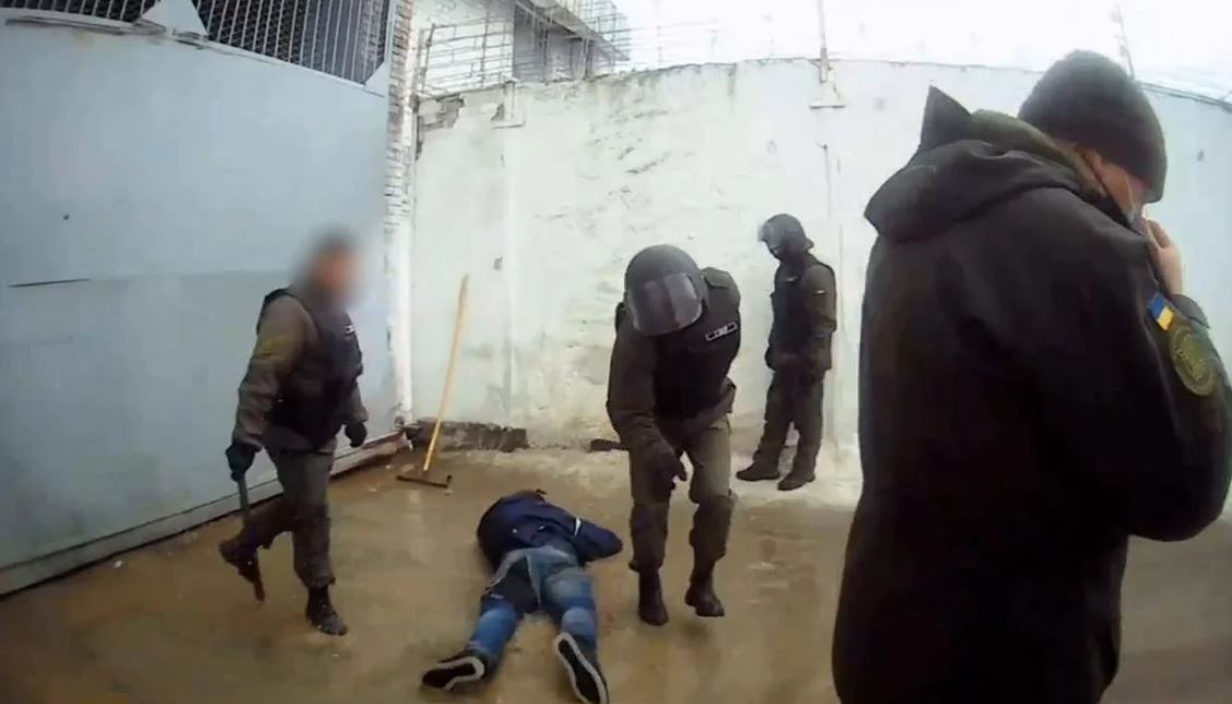 У Божківській колонії на Полтавщині катували в'язнів / Скриншот з відео