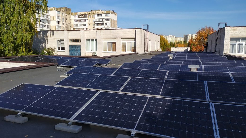 Сонячні панелі у Вишневській міській лікарні. Київська область / Фото: Суспільне