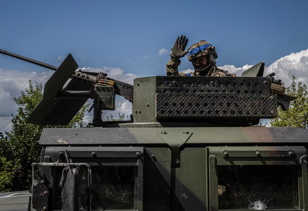 Украинский воин во время операции в Курской области / Фото: reuters