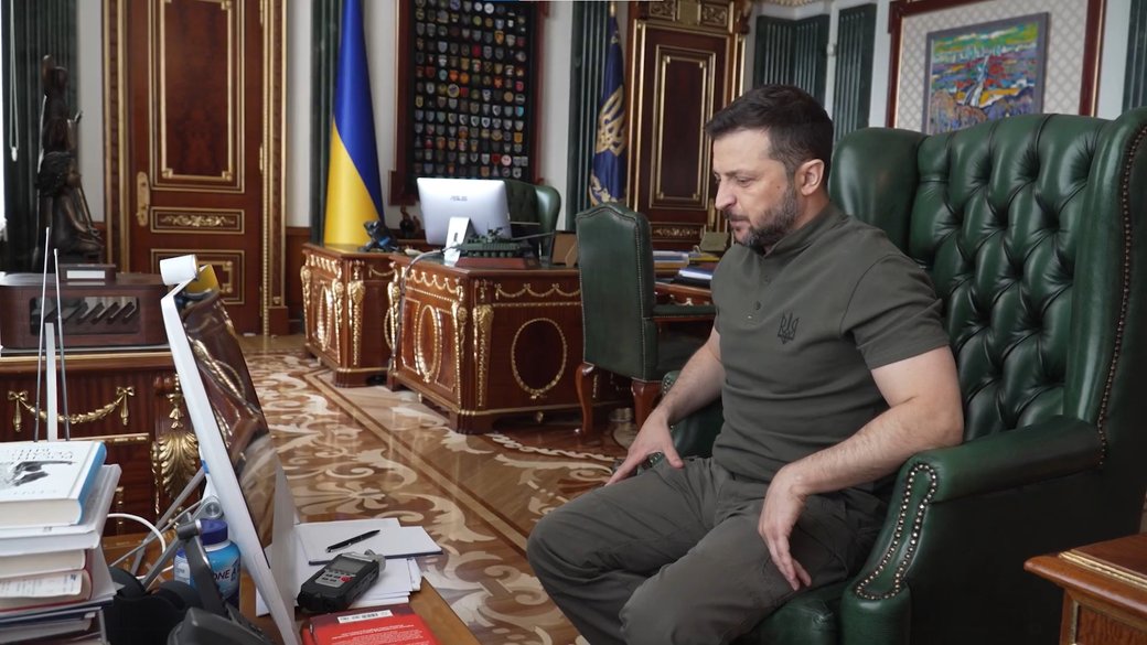 Президент Украины Владимир Зеленский на совещании с главнокомандующим ВСУ Александром Сырским / Фото: Офис президента