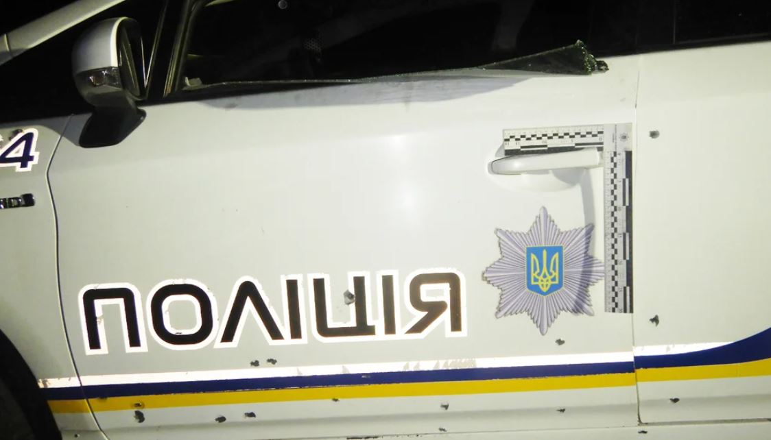 Поврежденная машина полицейских / Фото: Нацполиция