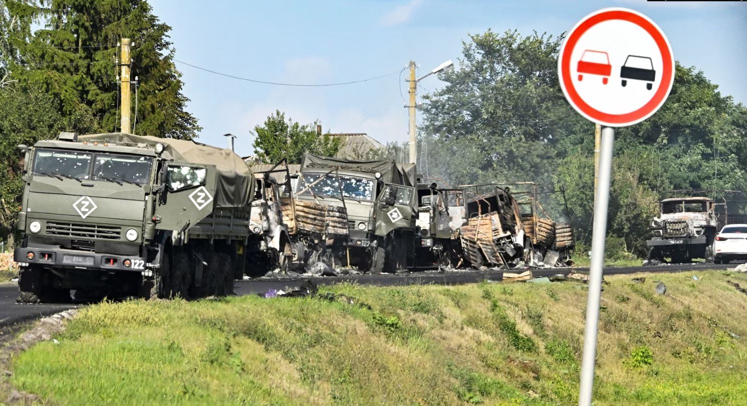 Розбита російська військова колона в Курській області Росії / Фото: AP