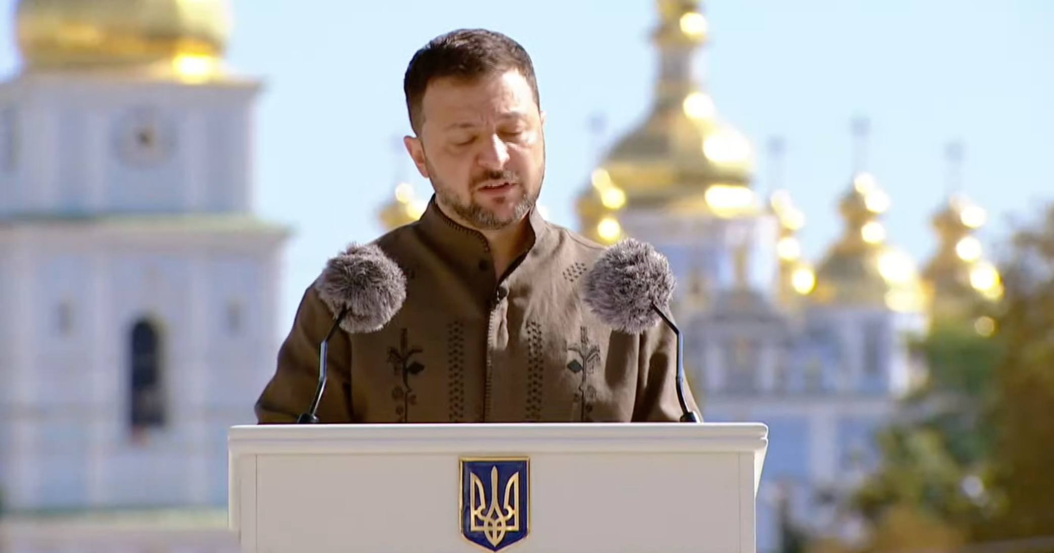 Володимир Зеленський виступає з промовою на Софіївській площі в Києві 24 серпня 2024 / Скріншот трансляції