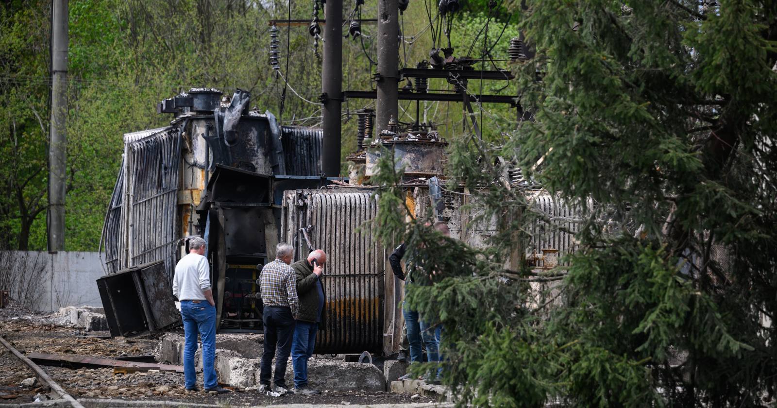 Пошкоджена електрична підстанція поблизу Львова після ракетного удару 3 травня 2024 / Фото Getty Images / Global Images Ukraine