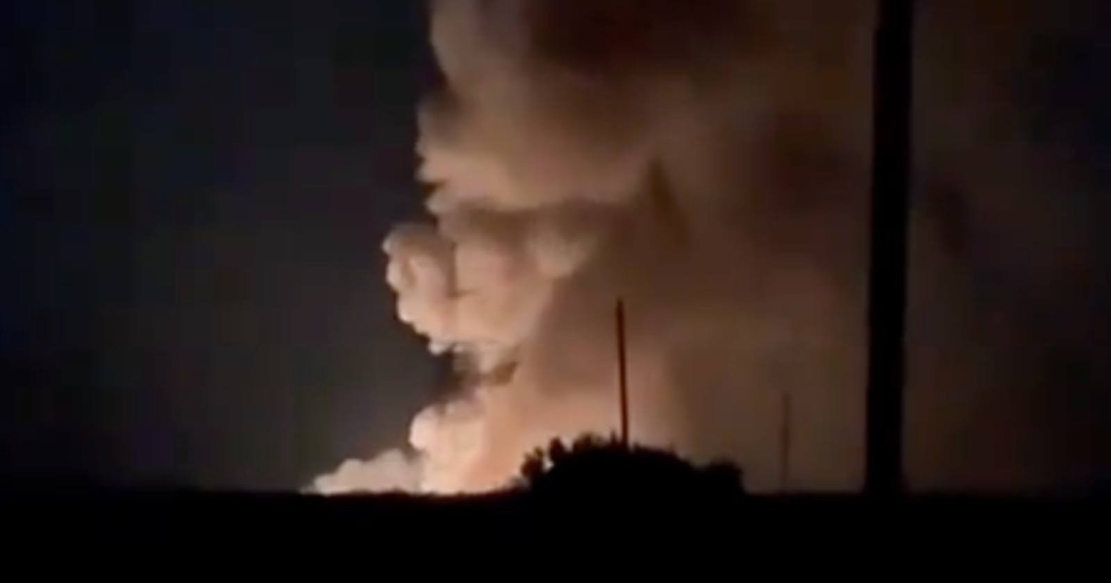 Пожар на арсенале группировки войск «Запад» в Воронежской области / Скриншот видео