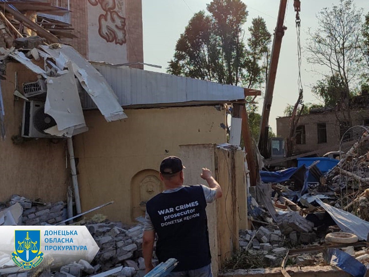 Последствия удара по гостинице в Краматорске / Фото: Донецкая областная прокуратура