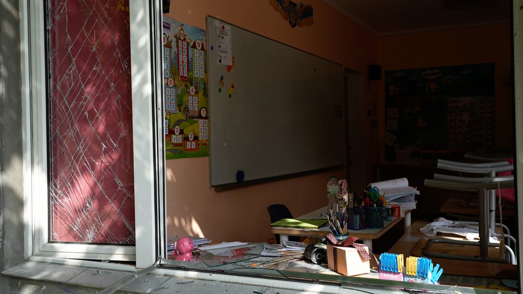 Наслідки російського влучання в "Авторську школу Бойка" у Харкові / Фото: Суспільне
