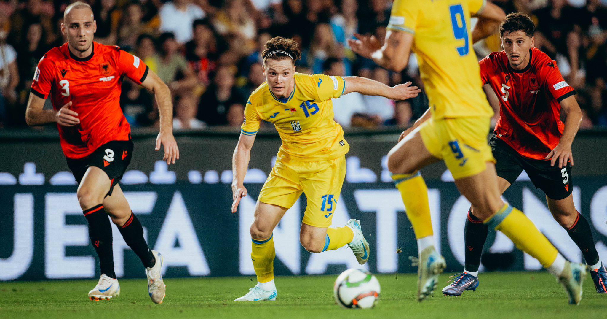 Правий вінгер збірної України Віктор Циганков у матчі проти албанців / Фото УАФ